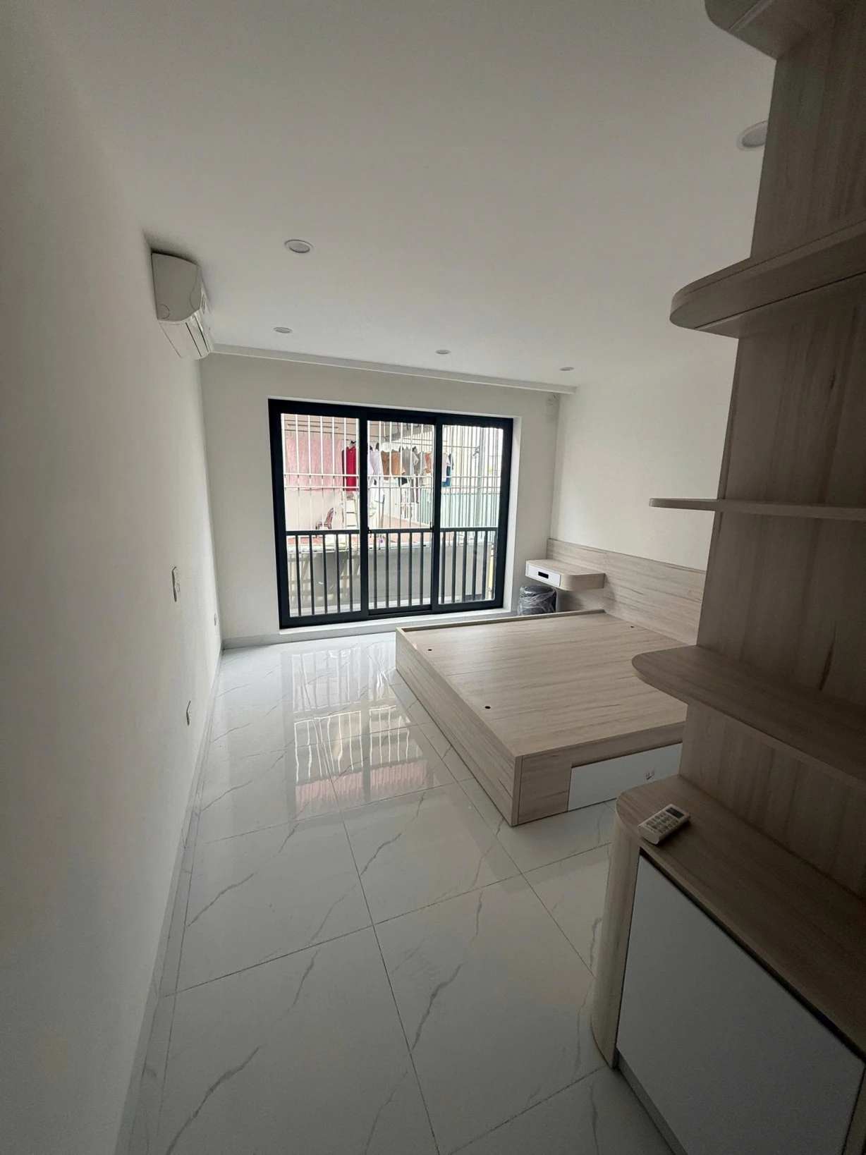 NHÀ ĐẸP 5 TẦNG  VIỆT HƯNG - LONG BIÊN