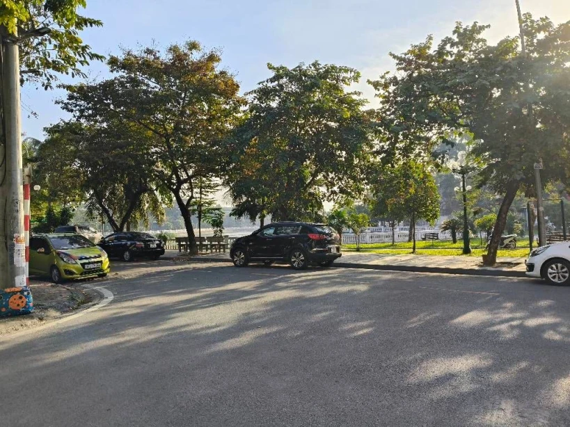 Bán Đất phân lô hồ Thạch Bàn,