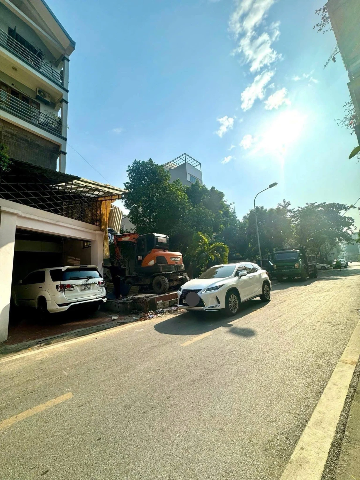 Bán lô đất đẹp Nguyễn Văn Cừ