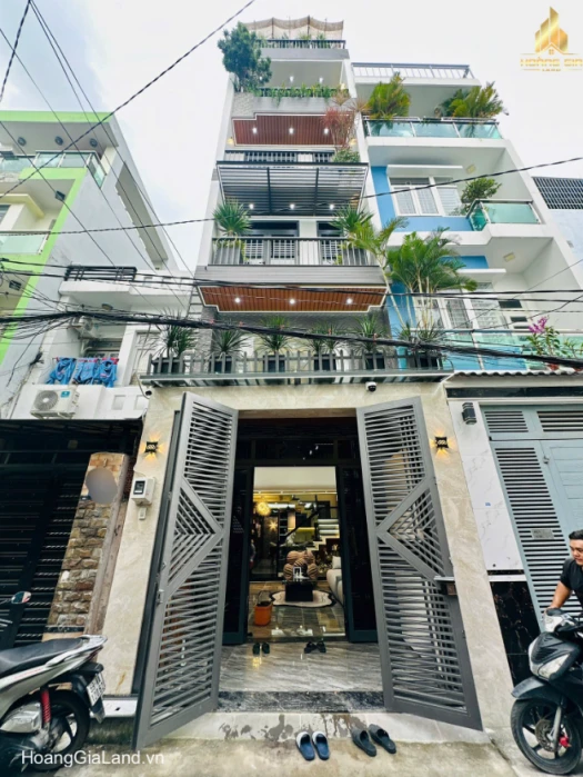 LÊN SÓNG SIÊU PHẨM DÀI 18M CỰC THOÁNG ĐẶC BIỆT CÓ KHU VƯỜN TRÊN SÂN THƯỢNG.