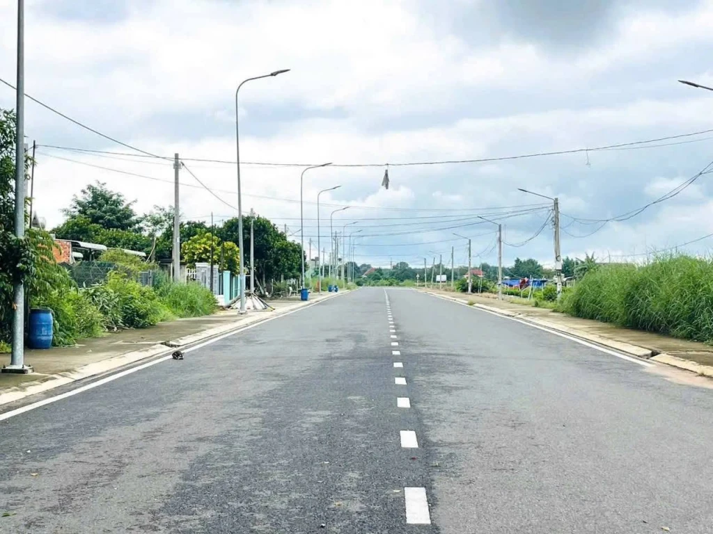 Bán gấp nền đất ngay TTHC Chơn Thành ngang 10m, sẵn 120m² thổ cư