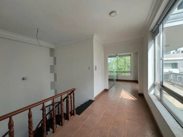 Bán nhà Hẻm 10m Nguyễn Xí - ngay VinCom Nguyễn Xí, 10x17m, 3 Tầng, 8PN, 24,8 Tỷ.
