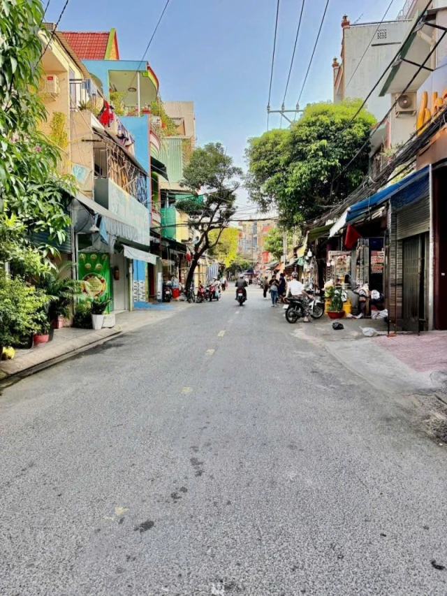 Bán nhà Mặt tiền Bùi Thế Mỹ - ngay Khu Chung cư Bàu Cát, 5,2x13m, 2 Tầng, 1 chủ, 9,6 Tỷ