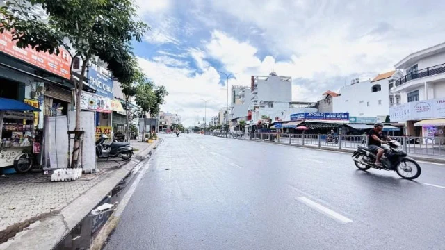 Bán nhà Mặt tiền Dương Quảng Hàm -  ngay Nguyễn Văn Lượng, 3,6x27m, 4 Tầng,  hạ 13,8 Tỷ.