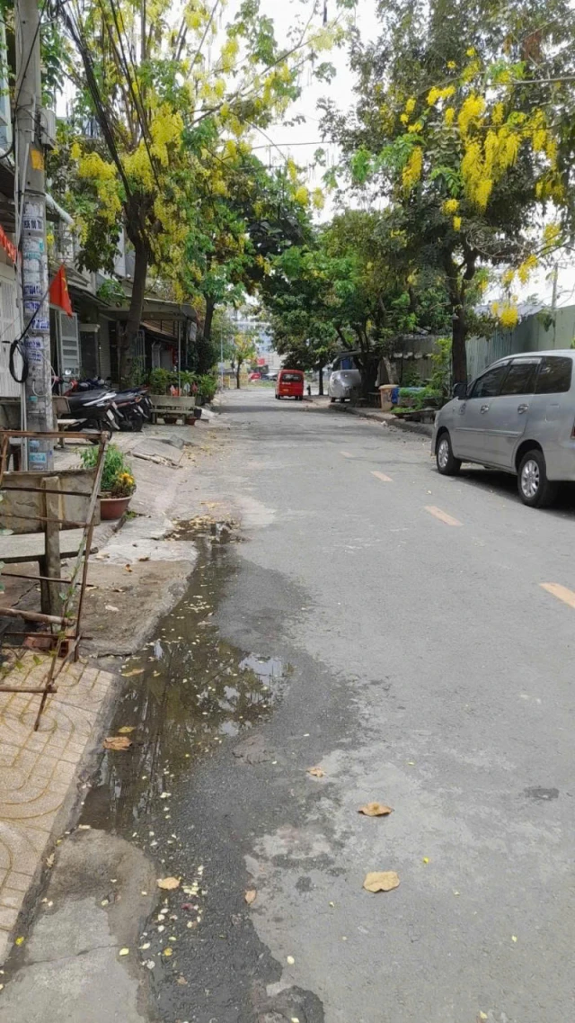 Bán nhà Mặt tiền DC1 - ngay Aeon Tân Phú 500m, 4x14m, 2 tầng cũ - 1 đời chủ, chỉ 6,7 Tỷ.