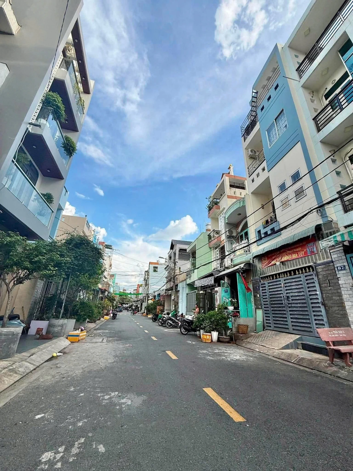 Bán Nhà Mặt tiền Đỗ Thị Tâm - ngay NGuyễn Súy vào, 3,7x15m, 4 Tầng - 4PN, hạ 8,2 Tỷ.