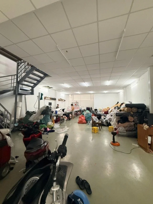 Bán nhà phố Hẻm Tân Hương - gần Văn Cao,  8,4x17,5m, 2 Tầng, Sổ A4,  hạ còn 9,9 Tỷ.