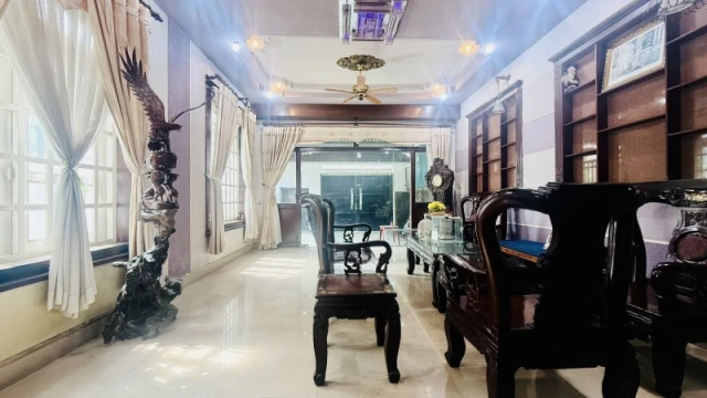 Bán nhà Lô góc - Mặt tiền Hẻm 496 Dương Quảng Hàm. 6x19m, 5 Tầng - 6PN, 22,5 Ty.