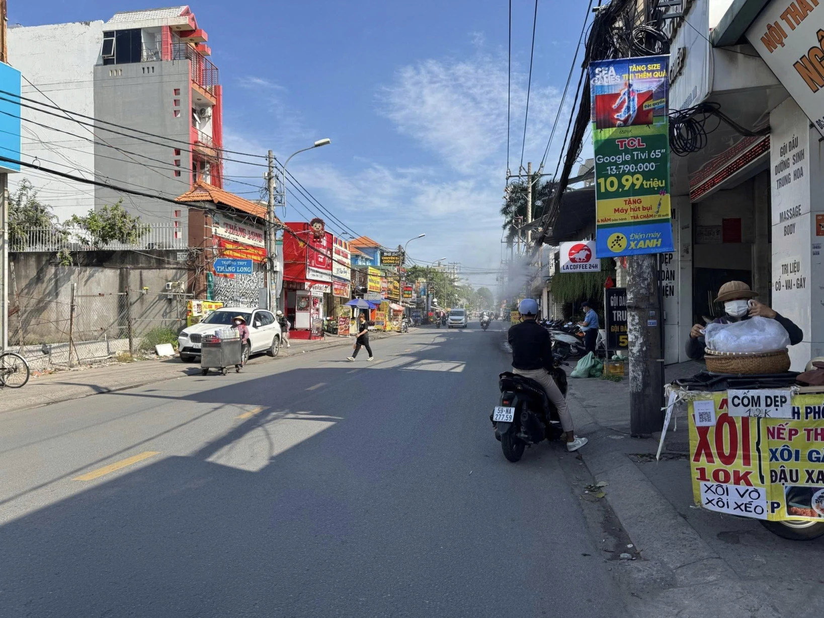 Bán nhà Mặt tiền Phan Huy Ích - ngay Trường Chinh, 4x28m,  Cấp 4, tiện xây, 15,5 tỷ.