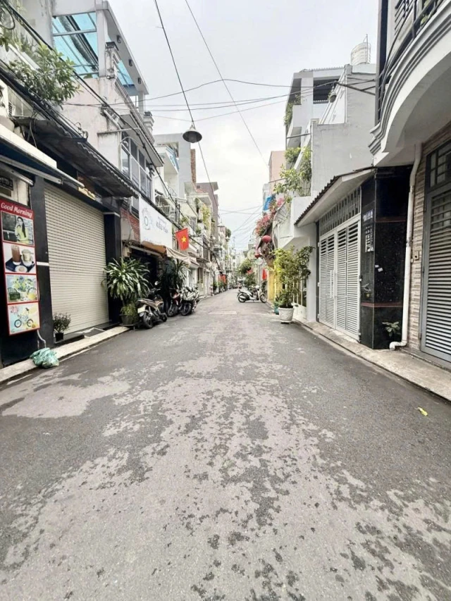 Bán nhà HXH 6m, Lê Văn Sỹ - gần Hoàng Văn Thụ, 6x15m, 4 Tầng - 15 PN, chỉ 17,9 tỷ.