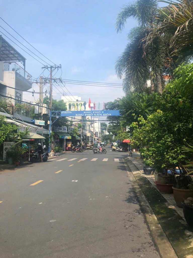 Bán nhà Mặt tiền Lê Niệm, gần ngã tư Nguyễn Lý - Thạch Lam, 4x20m, 2 Tầng, chỉ 9,2 tỷ.