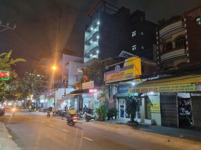 Bán nhà Mặt tiền Phan Văn Hân - nối Điện Biên Phủ,10x22m, 3 Tầng, 1 đời chủ, 43,8 tỷ.