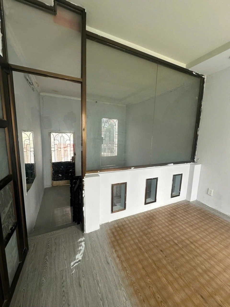 Bán nhà Mặt tiền Âu Cơ - gần Ngã tư Lạc Long Quân, 5,9x18m, 2 tầng - cho thuê tốt, 9 tỷ.