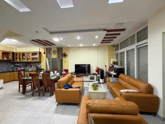 Bán nhà Hẻm 6m Cộng Hòa - thông ra Thăng Long, 4,4x11, nở L 9m, 3 Tầng - 4PN, 13,9 tỷ.