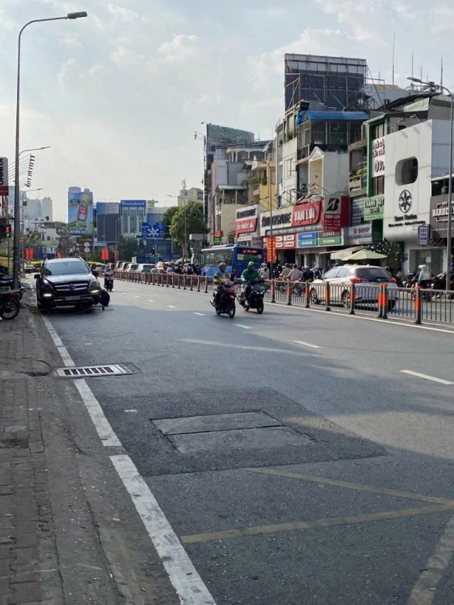 Bán nhà Mặt tiền Lý Thái Tổ - gần Điện Biên Phủ, 4,2x20m, hậu 5m, 4 Tầng , chỉ 26,9 tỷ.