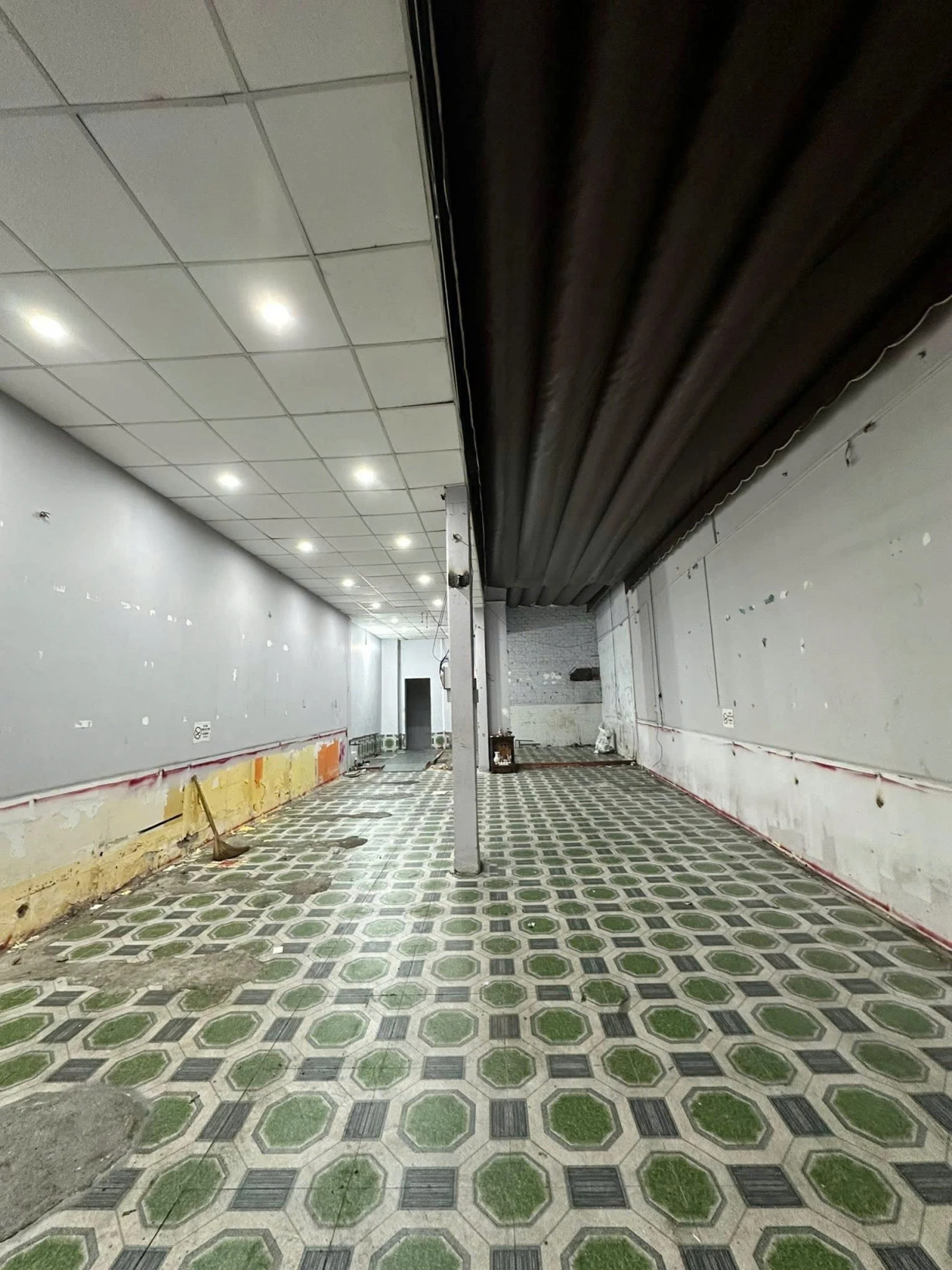 Bán nhà Lô góc 2 Mặt tiền Mã Lò - gần Lê Văn Quới, 5x20m, Cấp 4, tiện xây, Cn 100m2, 9,7 Tỷ.