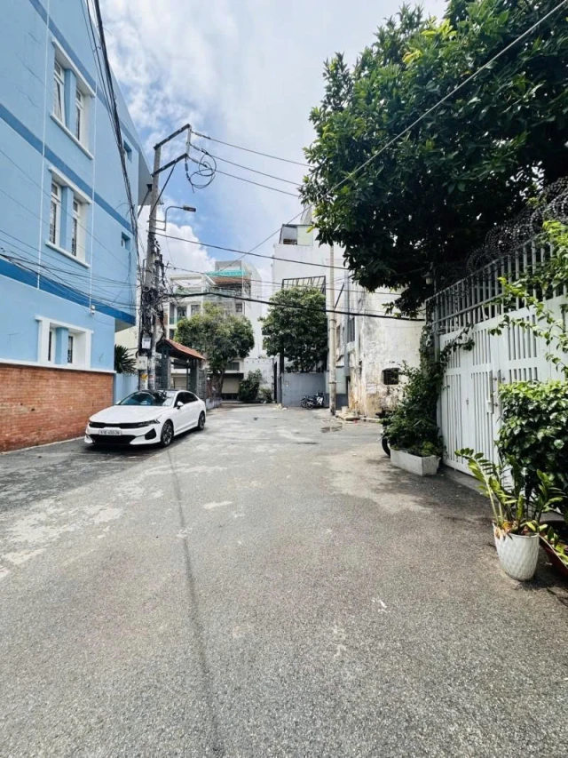 Bán nhà 2MT Hẻm 10m Nguyễn Văn Đậu - gần Phan Văn Trị, 4x23m, 4 tầng, 5PN, 18.8 tỷ.