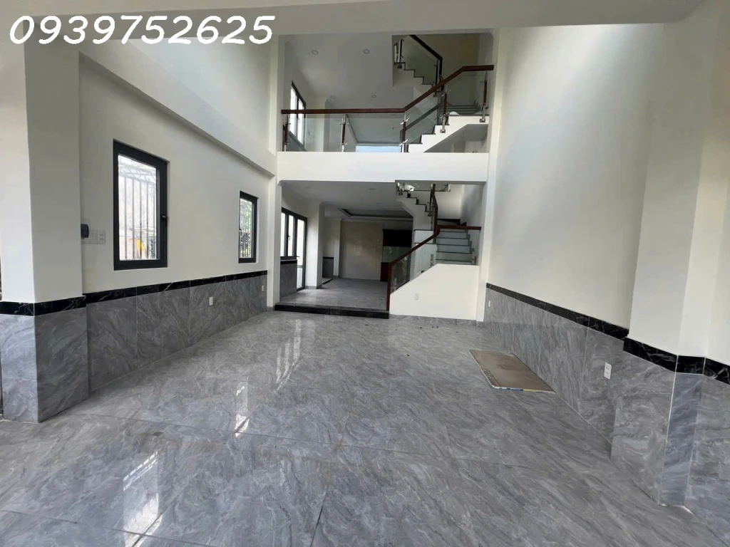 Bán Nhà Đường Quốc Lộ 13 Ngay Vạn Phúc 63m2 5 Tầng Đúc BTCT Ô Tô Vào Nhà Chỉ 8,2 Tỷ