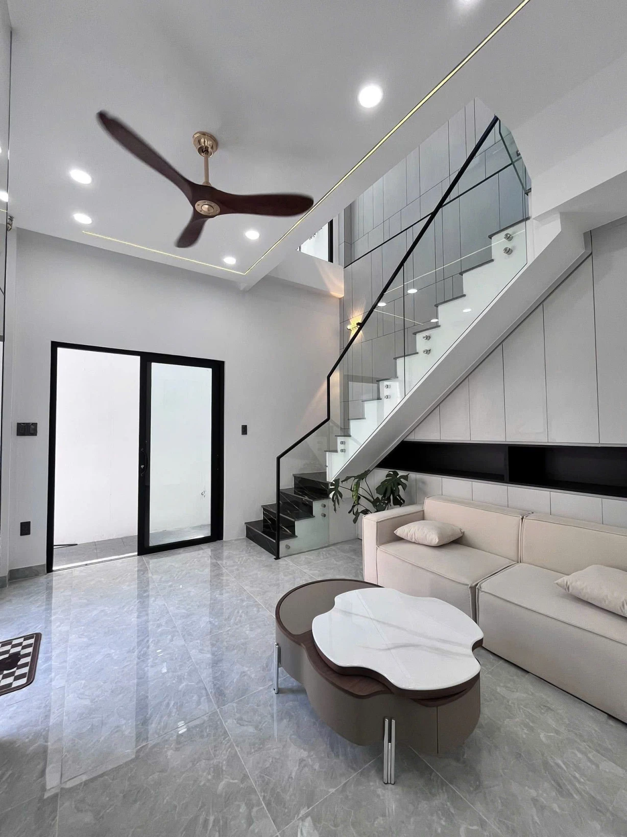 NHÀ HAI TẦNG PHẠM HỮU LẦU Q7 - PHÒNG NGỦ DƯỚI TRỆT - KẾ BÊN KHU DÂN CƯ ĐỨC KHẢI - GẦN CHỢ PHƯỚC LONG NHỈNH 6XU