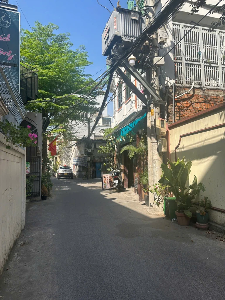 Bán nhà ngõ Thống Nhất, Gò Vấp: 100m2, 2 tầng, 6PN, sổ hồng, giá 8.6 tỷ - Cơ hội an cư lý tưởng, tiện ích đầy đủ!