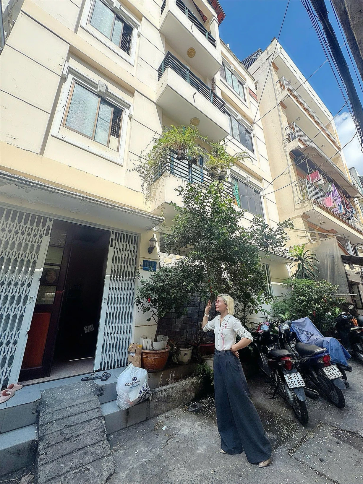 HIẾM NHÀ BÁN MẶT TIỀN XE HƠI NGỦ TRONG NHÀ ĐƯƠNG CÔ GIANG, P.CẦU ÔNG LÃNH, QUẬN 1 -GIANG GIANG: 093.86.76.685