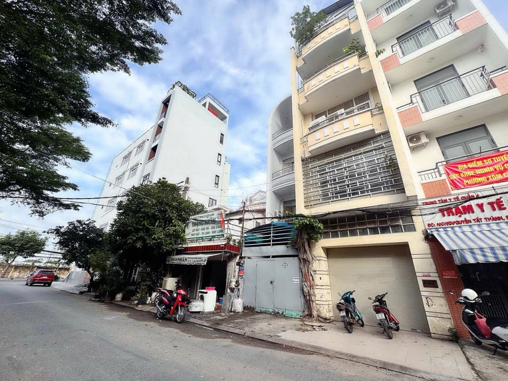 DUY NHẤT NHÀ BÁN MẶT TIỀN KD Đ.NGUYỄN TẤT THÀNH, QUẬN 4 - DT 4M*20M VUÔNG CHUẨN ĐẸP - DÒNG TIỀN ĐỀU 30TR/TH * LH GIANG GIANG: 093.86.76.685