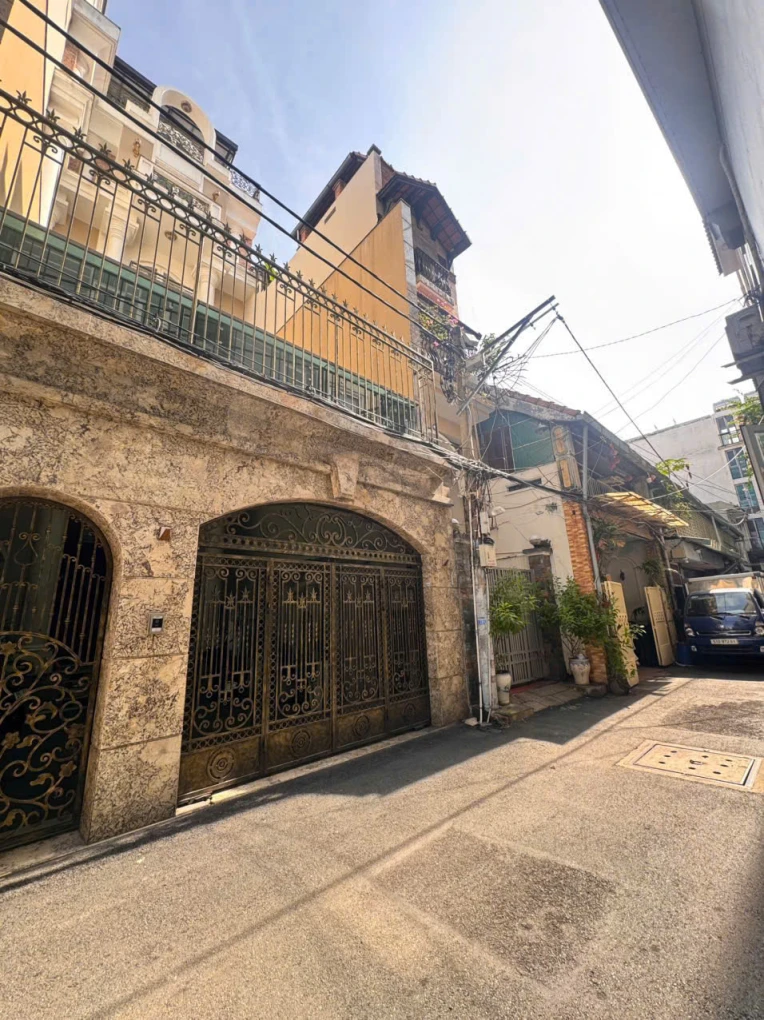 BÁN NHÀ 5 TẦNG Đ.NGUYỄN THỊ MINH KHAI, BÊN NGHÉ, QUẬN 1 - DT 160M2 NGANG 6,8M*24M - GIANG GIANG CHÍNH CHỦ 0938676685