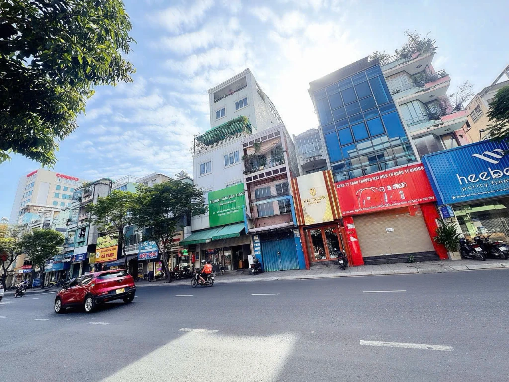 BÁN NHÀ MTKD Đ.ĐIỆN BIÊN PHỦ, QUẬN 3 - DT 5,3M*22M - NHÀ 2 MT TRƯỚC SAU VỪA Ở VỪA KD ĐỈNH - VỊ TRÍ NGAY GÓC VÒNG XOAY LÝ THÁI TỔ HIẾM NHÀ BÁN - GIANG GIANG:093.86.76.685