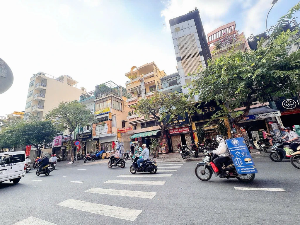 BÁN TÒA NHÀ 7 TẦNG MẶT TIỀN Đ.NGUYỄN ĐÌNH CHIỂU, QUẬN 3- NGANG LỚN 7.9M*21M- HDT ĐỀU 11TR/TH- CHỈ 62T- 0938676685 GIANG GIANG GẶP CHÍNH CHỦ