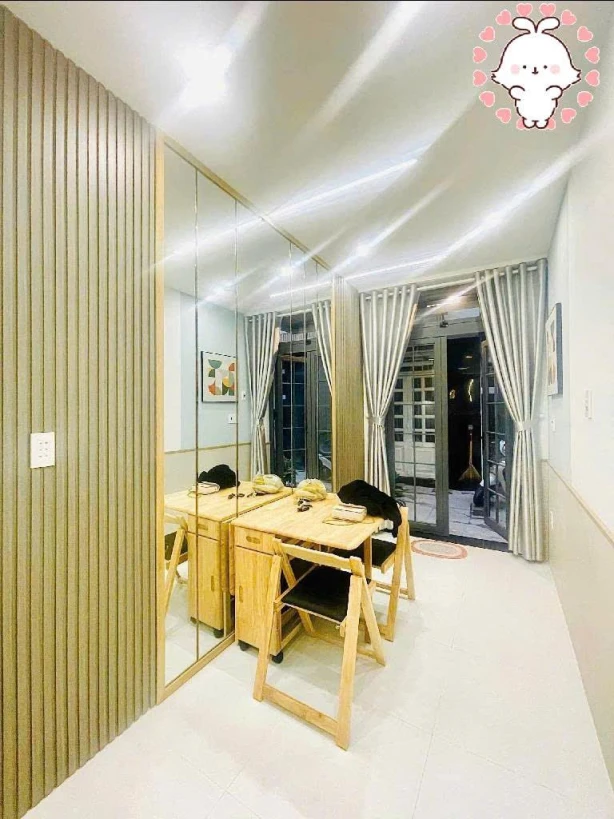 Nhà 3 tầng Tân Bình, hẻm Lạc Long Quân, 18m2, 2PN, 3WC, sổ hồng, giá 2.8 tỷ - Cơ hội an cư lý tưởng