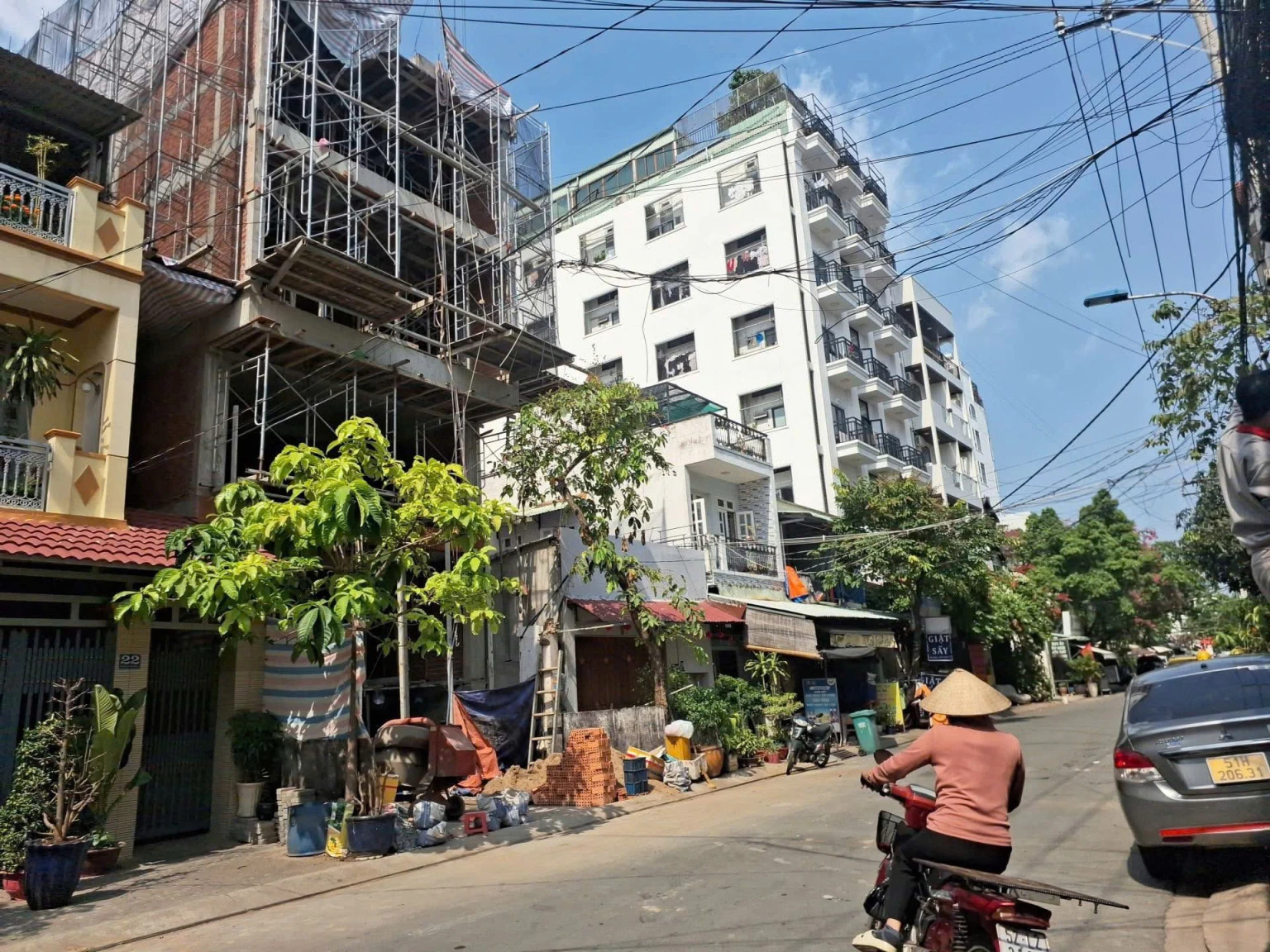 Quận 7 Ngang Khủng Chân Dài Nơi Trú Ẩn An Toàn Chỉ Hơn 30 Đồng