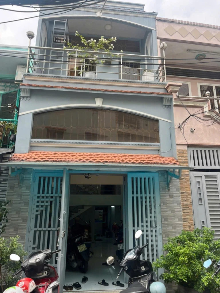 BÁN NHÀ 38.5M2, LIÊN TỈNH 5, 3 TẦNG, 3PN, XH ĐỔ CỬA