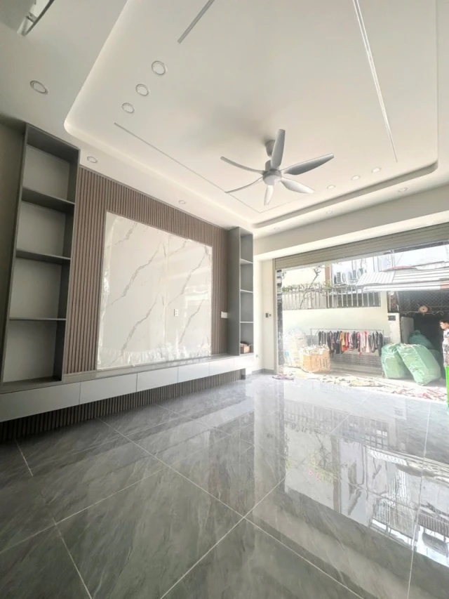 Bán nhà  đường Lã Xuân Oai, Tăng Nhơn Phú A,  Q.9, Thủ Đức, TP HCM. DT 52m2, 4PN. Giá  6.6 tỷ.