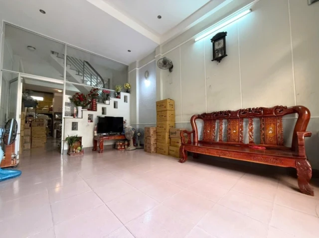 Bán nhà mặt tiền đường số 4,  Phước Bình, Q9, Thủ Đức, TP HCM. DT 98m2, 2 tầng. Giá 10.1 tỷ, SHR - 0933125879.