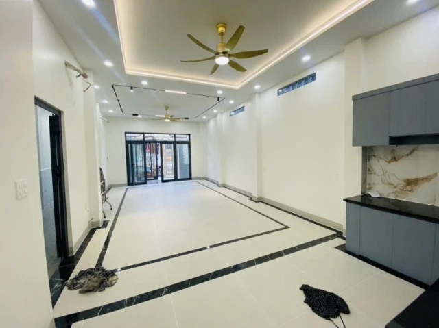 Bán nhà đường số 10, Phường Tam Bình, Thủ Đức, TP HCM. DT  100m2, 2 tầng. Giá  7.95 tỷ, SHR - 0933125879