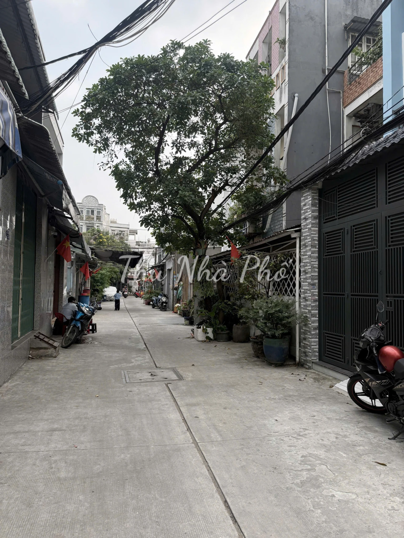 GIÁP TÊN LỬA, HẺM XE HƠI THÔNG, NHÀ MỚI 3 TẦNG 4m x 14,5m,GẦN AEON MALL SÁT QUẬN 6, NHỈNH NHẸ 6 TỶ.