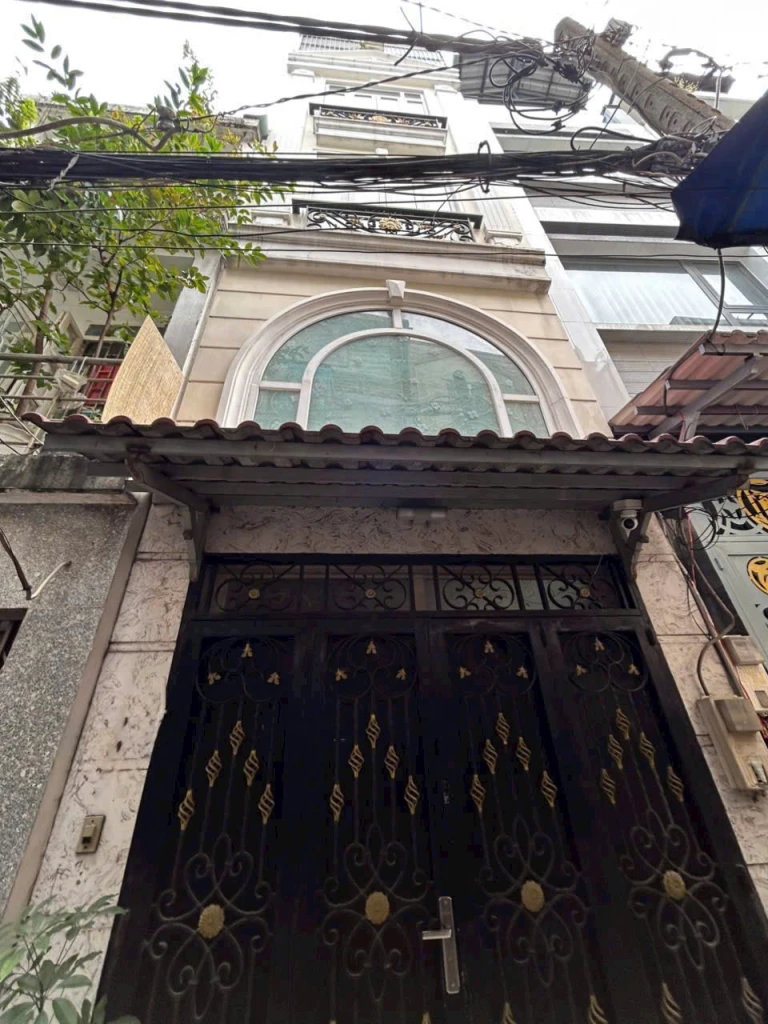 bán NHÀ MỚI 5 TẦNG LẦU - QUẬN 4
NHÀ MỚI CÓ 5 TỶ