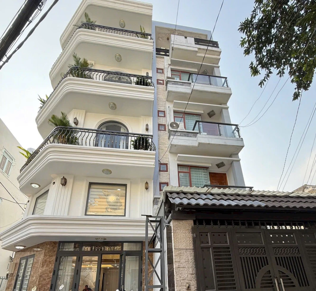 Hẻm nhựa xe hơi đỗ ngày đêm,  đường lớn  Dương Thị Mười  Quận 12- 6 tầng giá 8 tỷ