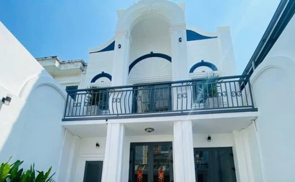 HIẾM GIÁ RẺ NHÀ 2 TẦNG MẶT PHỐ. 118m2 . NHỈNH 7 TỶ . NHÀ TRUNG TÂM DĨ AN – CẠNH VINCOM