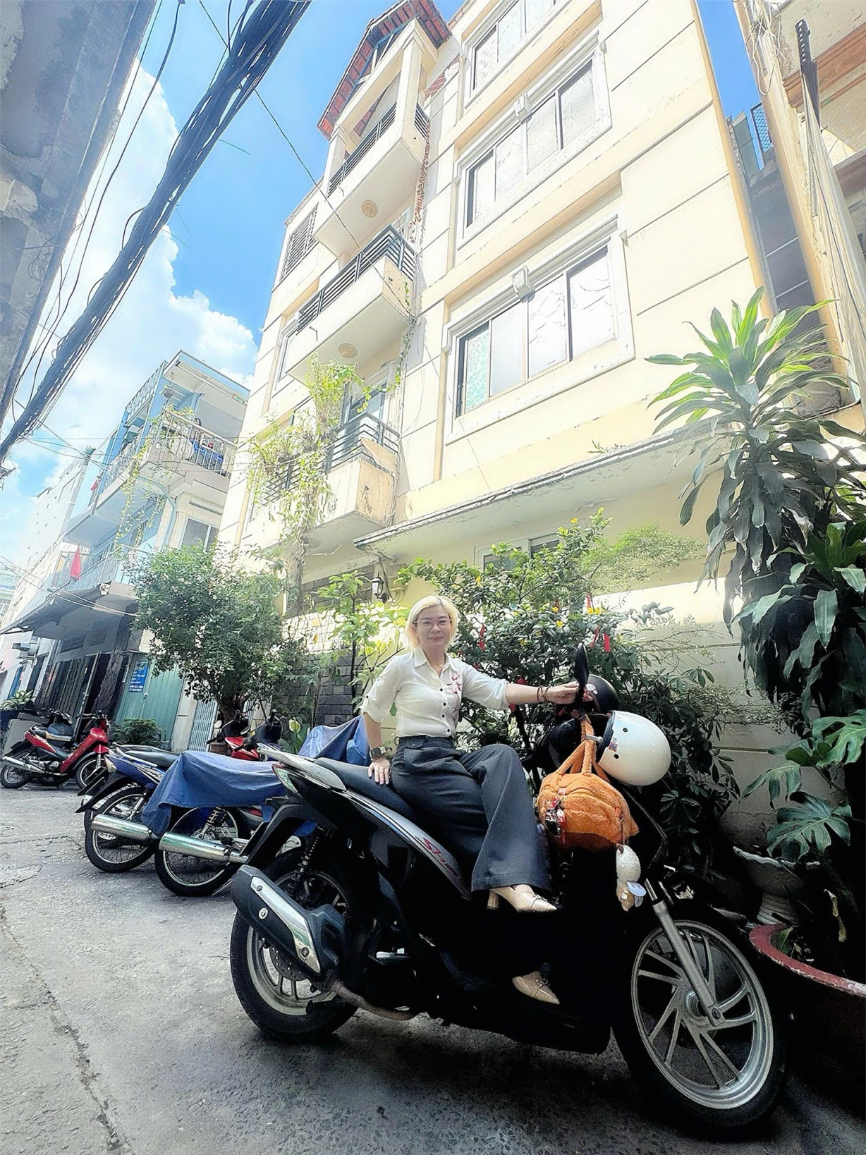 BÁN NHÀ MẶT TIỀN HẺM XE HƠI ĐƯỜNG CÔ GIANG QUẬN 1 - GIANG GIANG: 093.86.76.685