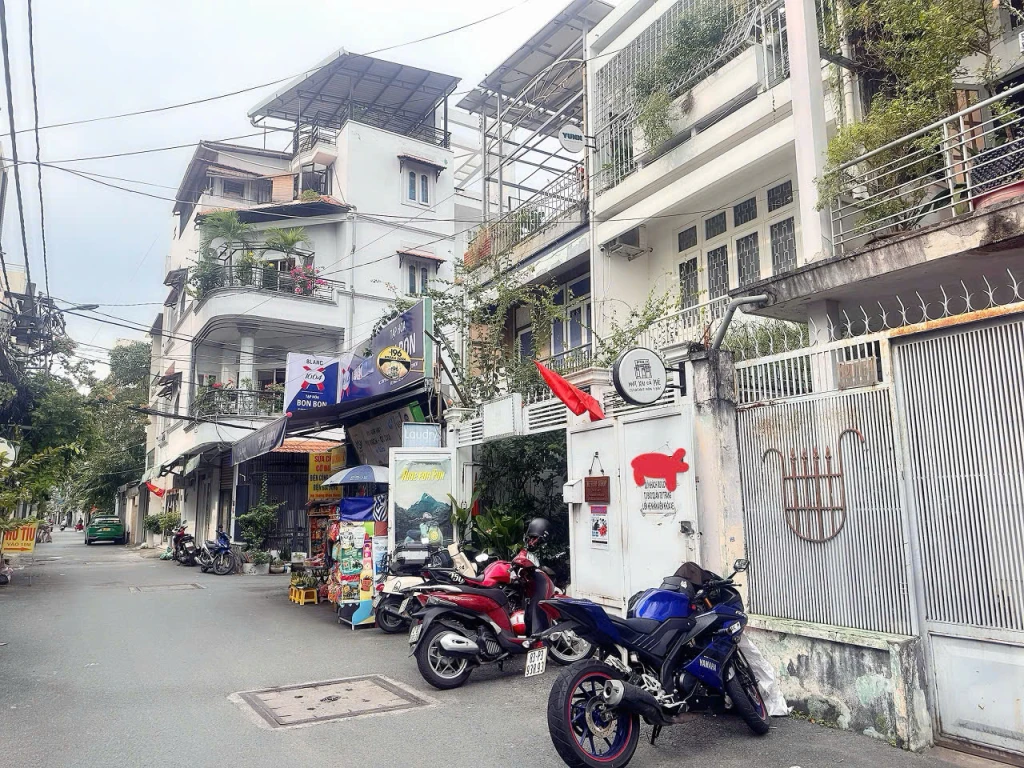 CHÍNH CHỦ 1 ĐỜI - BÁN NHÀ 3 TẦNG HXH 8M Đ.TRƯỜNG SA, QUẬN 3 - NGANG HIẾM 5,5M*20M - XUNG QUANH DÂN TRÍ THỨC CAO