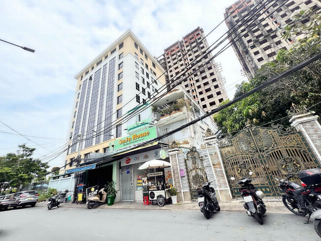 HIẾM 5M*38M FULL THỔ CƯ - SH VUÔNG CHUẨN ĐẸP - CHÍNH CHỦ 1 ĐỜI CẦN BÁN NHÀ 3 TẦNG MTKD Đ.LÊ THỊ CHỢ GÓC HUỲNH TẤN PHÁT, QUẬN 7 - HST 18TR/TH* LIÊN HỆ GIANG GIANG: 093.86.76.685