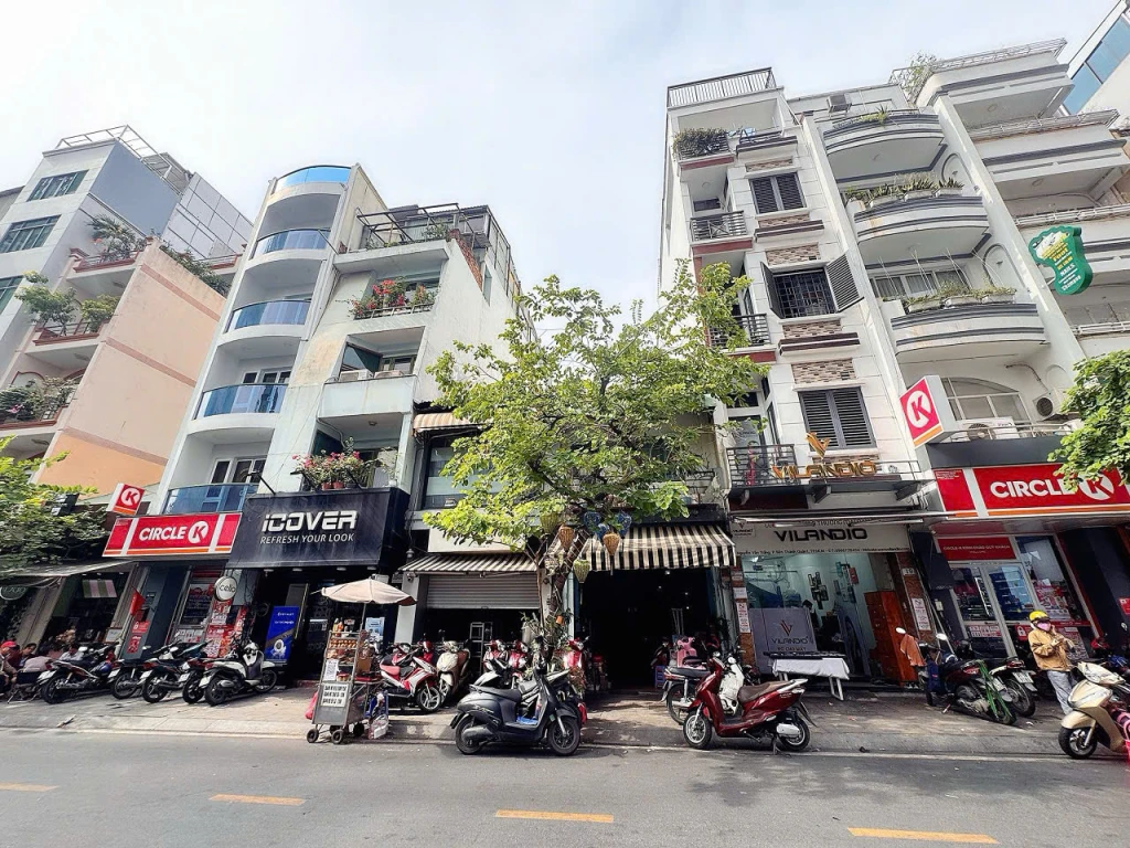 BÁN NHÀ 2 TẦNG MẶT TIỀN KD Đ.NGUYỄN VĂN TRÁNG, BÊN THÀNH, QUẬN 1 - DT 4M*18M SH VUÔNG ĐẸP - KHU VỰC XÂY CAO TẦNG ĐỒNG BỘ* LIÊN HỆ GIANG GIANG: 093.86.76.685