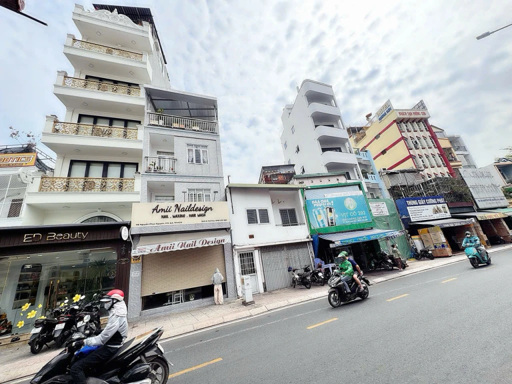 BÁN NHÀ MẶT TIỀN KD Đ.NGUYỄN PHÚC NGUYÊN, QUẬN 3 - NGANG LỚN 4,7M*10M SH VUÔNG ĐẸP- NGAY VÒNG XOAY 3/2 - 0938676685 GIANG GIANG