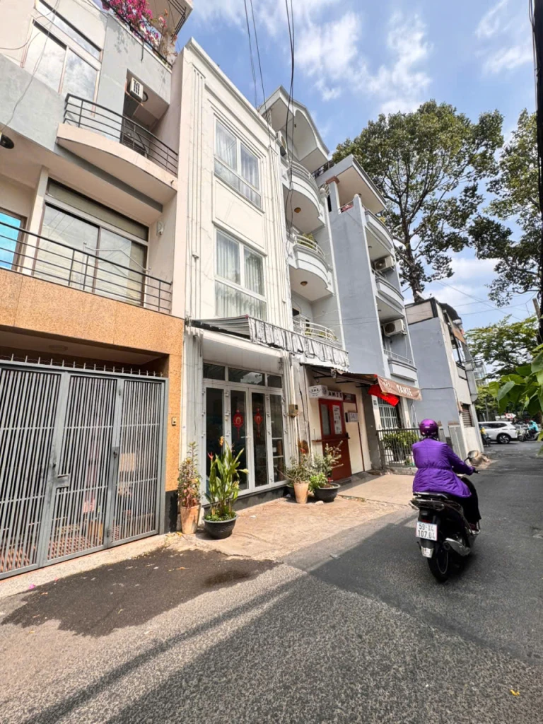 BÁN NHÀ 3 TẦNG MẶT TIỀN HXH 8M Đ.NGUYỄN HUY TỰ, ĐAKAO, QUẬN 1- DT 50M2- CHỈ 16,6T- HDT ĐỀU 22TR/TH- 0938676685 GIANG GIANG