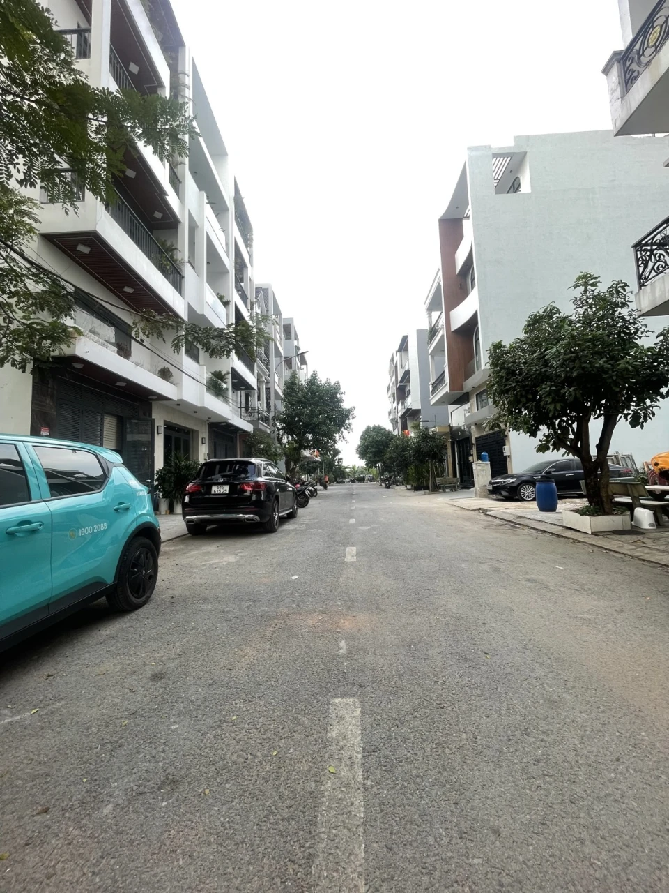 LÊ THỊ RIÊNG QUẬN 12-SIÊU PHẨM NHÀ ĐẸP - KIÊN CỐ VÀO Ở NGAY ĐÓN TẾT TẶNG FULL NỘI THẤT - ĐƯỜNG NHỰA XE TẢI TRÁNH - KHU DÂN TRÍ TOÀN NHÀ CAO TẦNG.