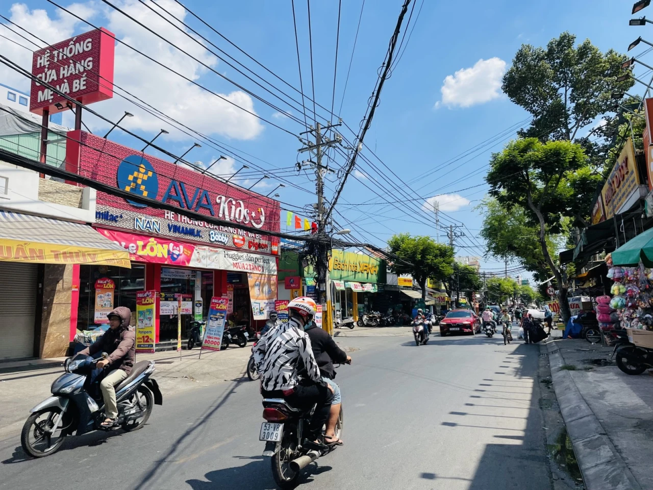 NHÀ NÁT NGUYỄN VĂN QUÁ 160m2 ĐÔNG HƯNG THUẬN QUẬN12.
GIÁ ĐẦU TƯ - CHỈ 37tr/m2 - 160m2.