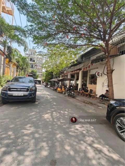 Đất chuẩn chỉnh - Giá rẻ - Ngang 5m dài 20m - Khu đồng bộ thông thoáng giá 10 tỷ LH 0933523239