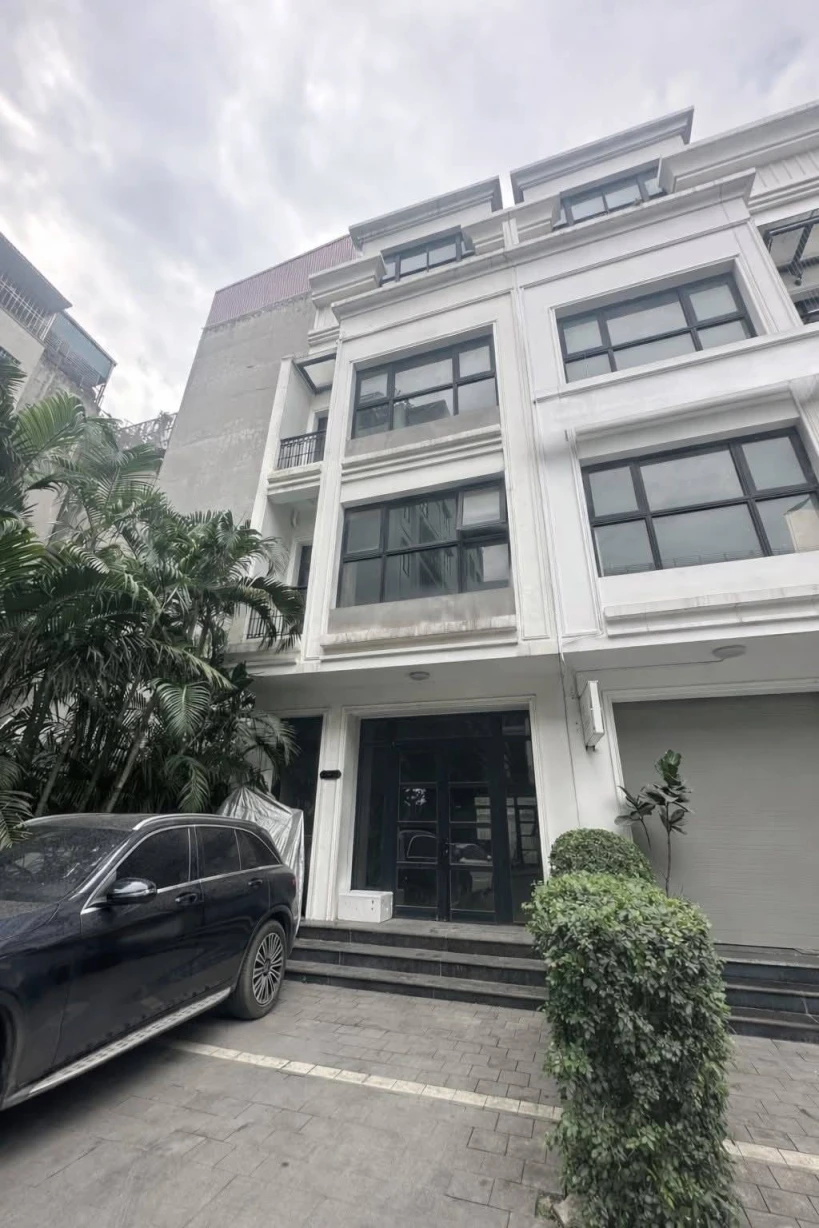 BIỆT THỰ LIỀN KỀ VINHOMES GARDENIA – HÀM NGHI
113M2, 5 TẦNG, KINH DOANH -VỈA HÈ RỘNG