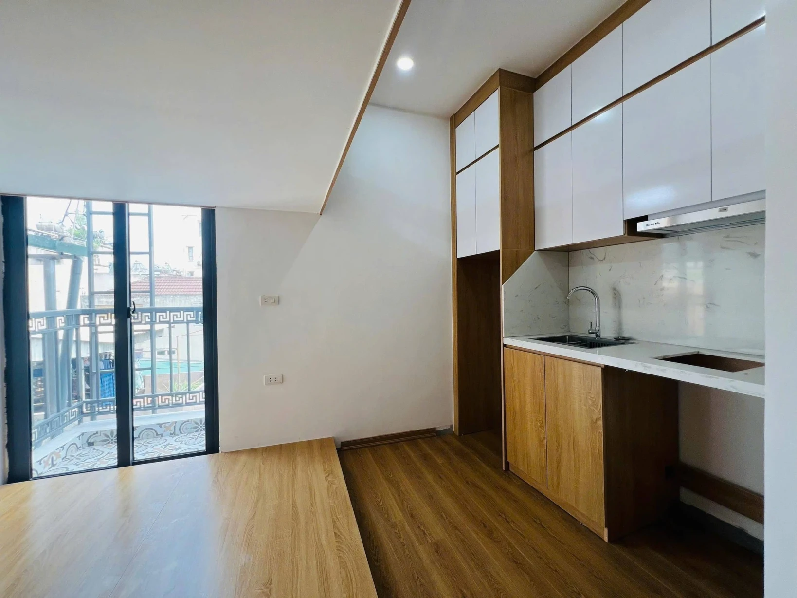 NHÀ DÒNG TIỀN 9 PHÒNG – THANG MÁY – GẦN PHỐ HOÀNG HOA THÁM - NHỈNH 12 TỶ
Không phải căn nào cũng có dòng tiền sẵn giữa trung tâm Ba Đình như căn này!